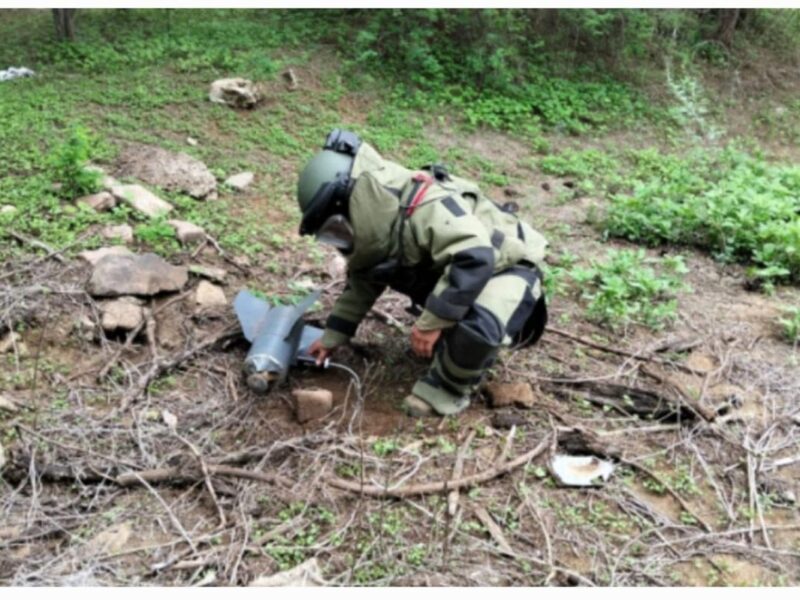 Aseguran más de treinta explosivos en Sinaloa; autoridades investigan
