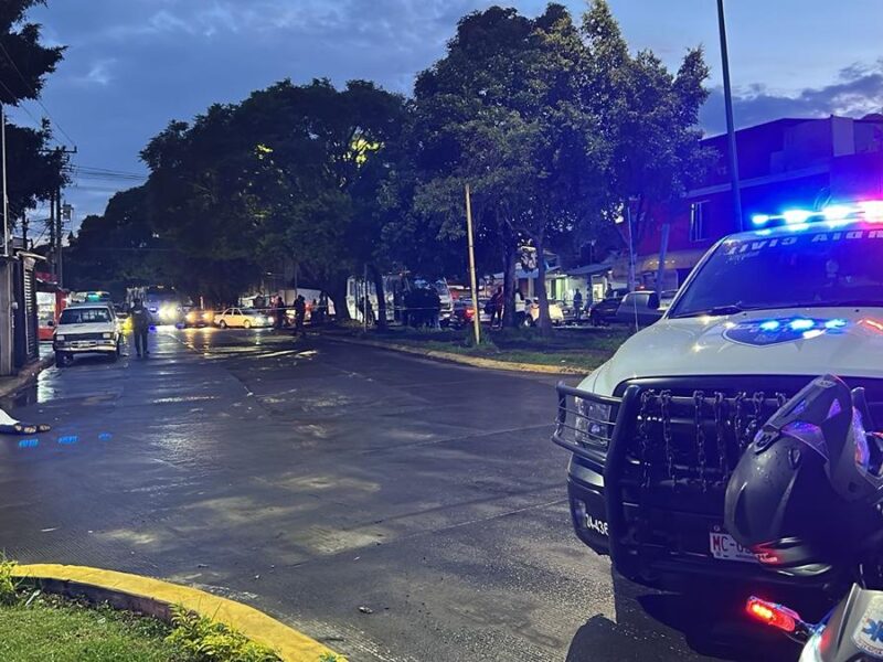 Asesinan a un hombre en la glorieta la Quinta de Uruapan, en Michoacán