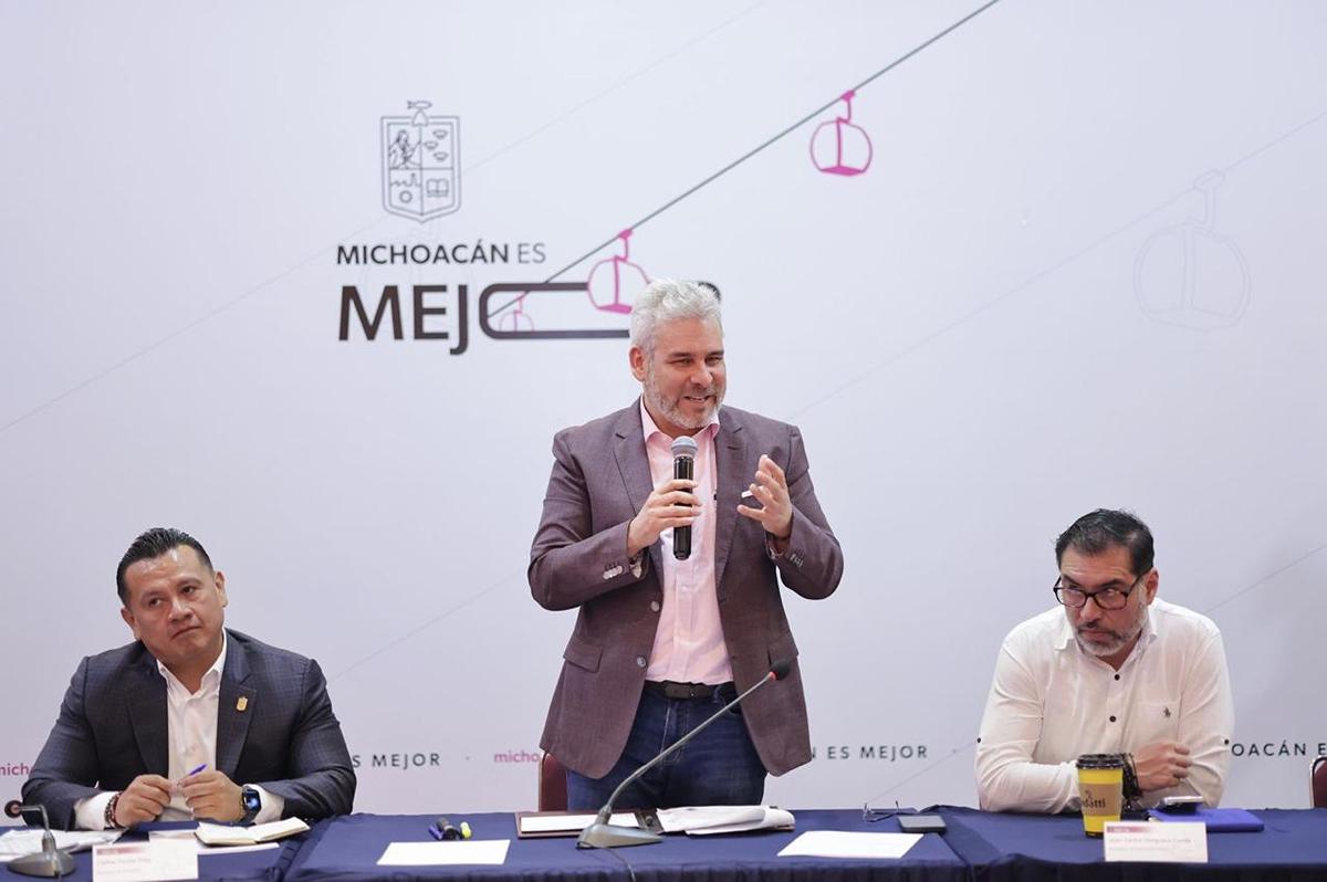 Atiende Bedolla a habitantes de 14 comunidades indígenas; acuerdan acciones inmediatas