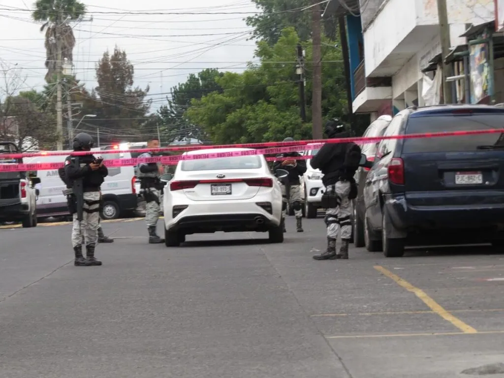Automovilista es blanco de ataque armado cerca de secundaria en Uruapan
