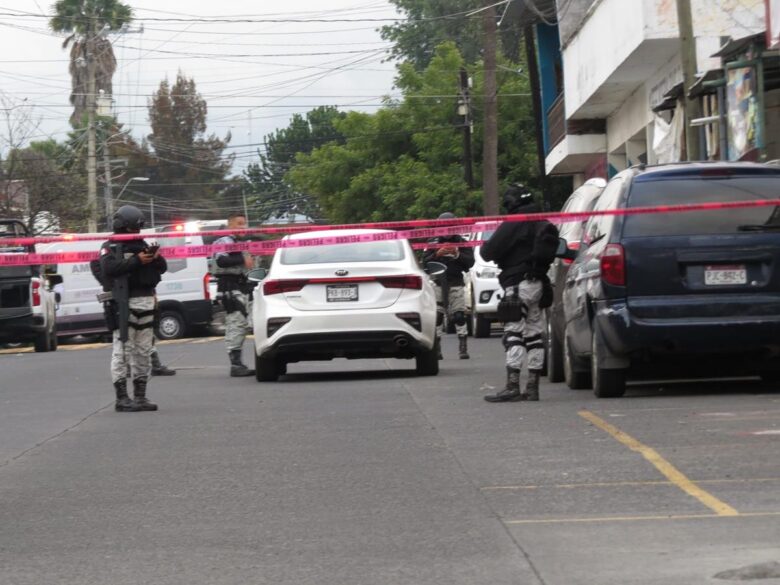 Automovilista es blanco de ataque armado cerca de secundaria en Uruapan