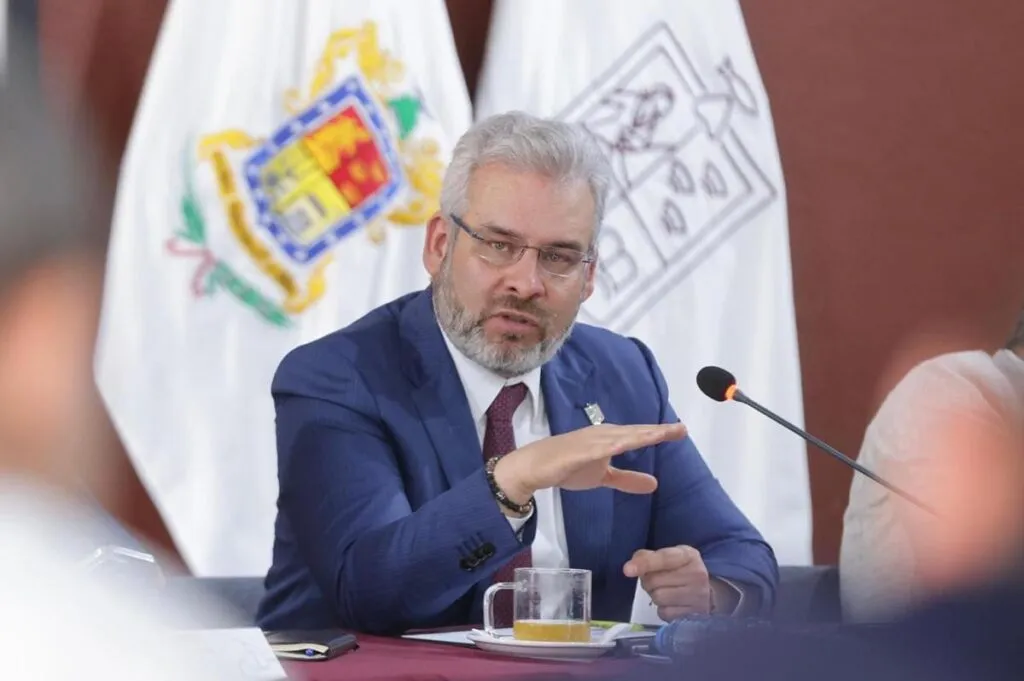 Bedolla celebra detención de implicado en homicidio de normalista
