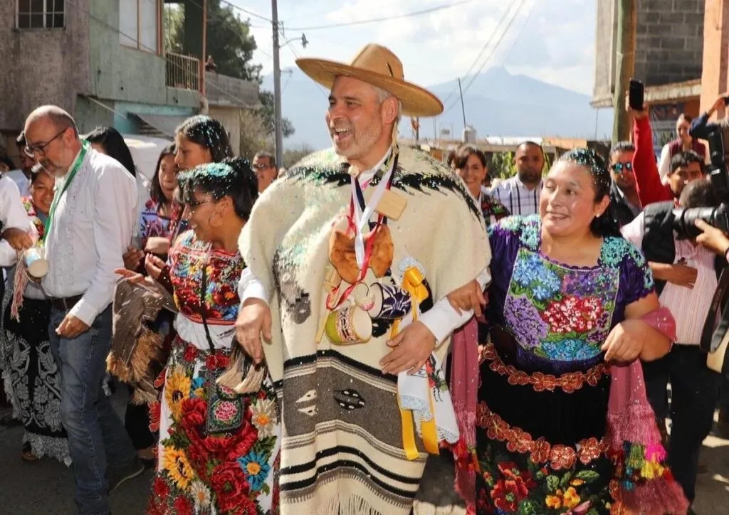 Bedolla respalda autonomía de comunidades en Michoacán