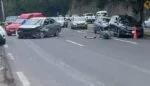 Carambola de tres autos en Morelia deja solo daños materiales