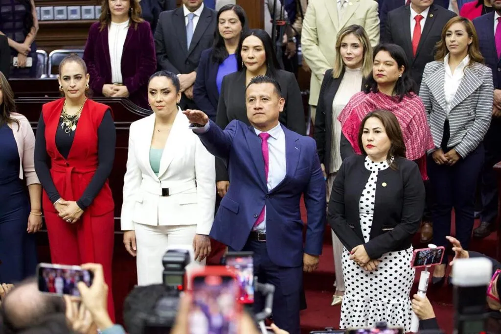 Carlos Torres Piña nuevo Fiscal General en Michoacán casi por unanimidad