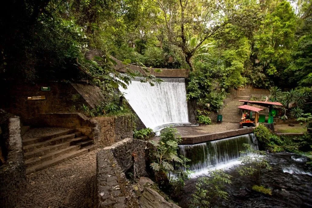 Cascada en el Parque Nacional de Uruapan