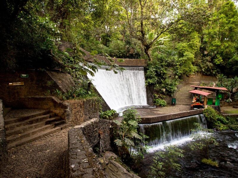 Cascada en el Parque Nacional de Uruapan