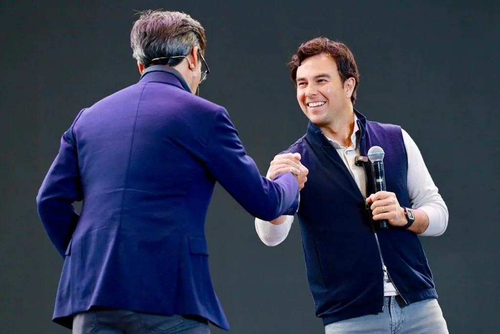 Checo Pérez podría firmar con Cadillac