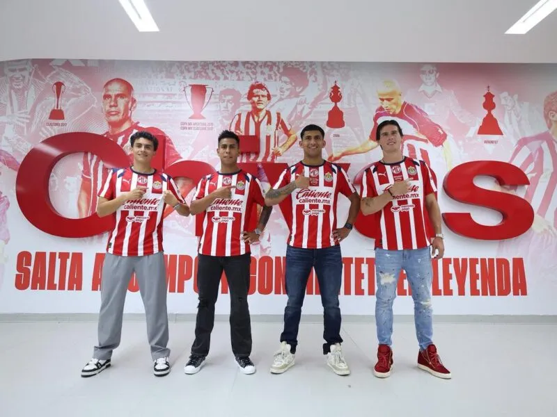 Chivas presenta a sus refuerzos para el Apertura 2025