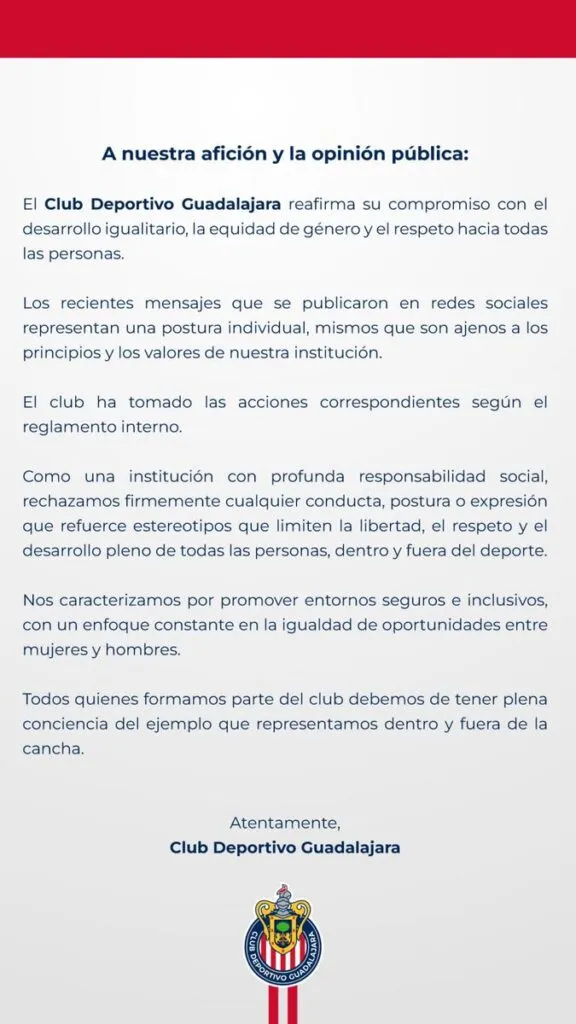 Chivas reprueba a Chicharito por comentarios polémicos-3