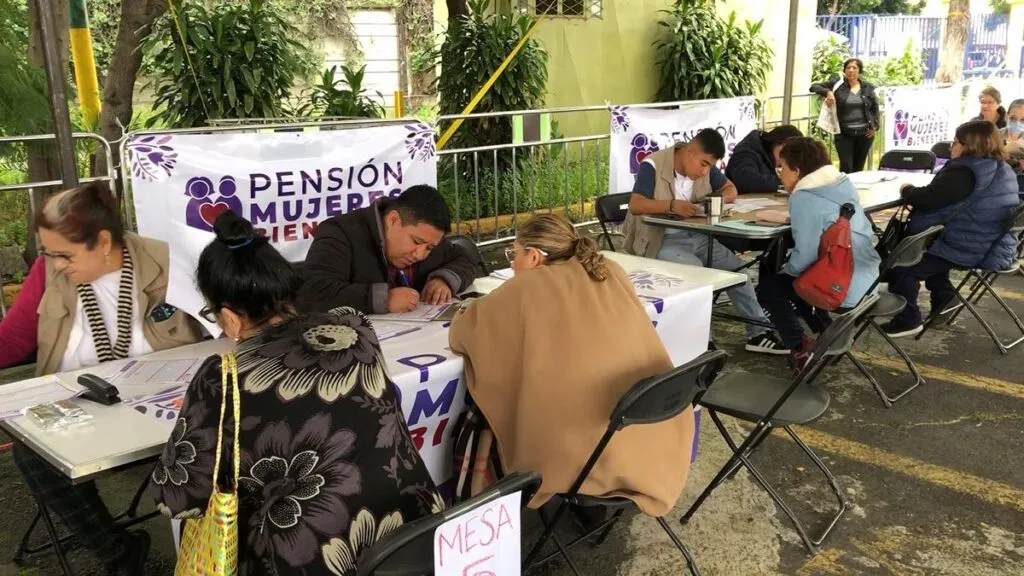 Ciudadanas en trámite de Pensión Mujeres Bienestar