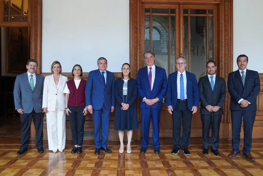 Claudia Sheinbaum con presidente de Baker Hughes