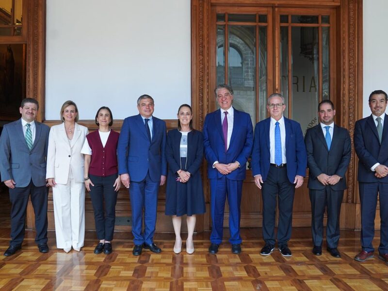 Claudia Sheinbaum con presidente de Baker Hughes