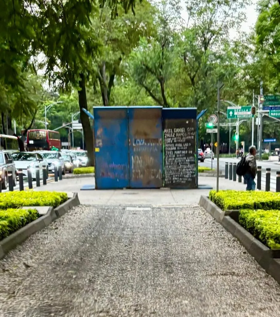 Clausuran reloj del Mundial en CDMX