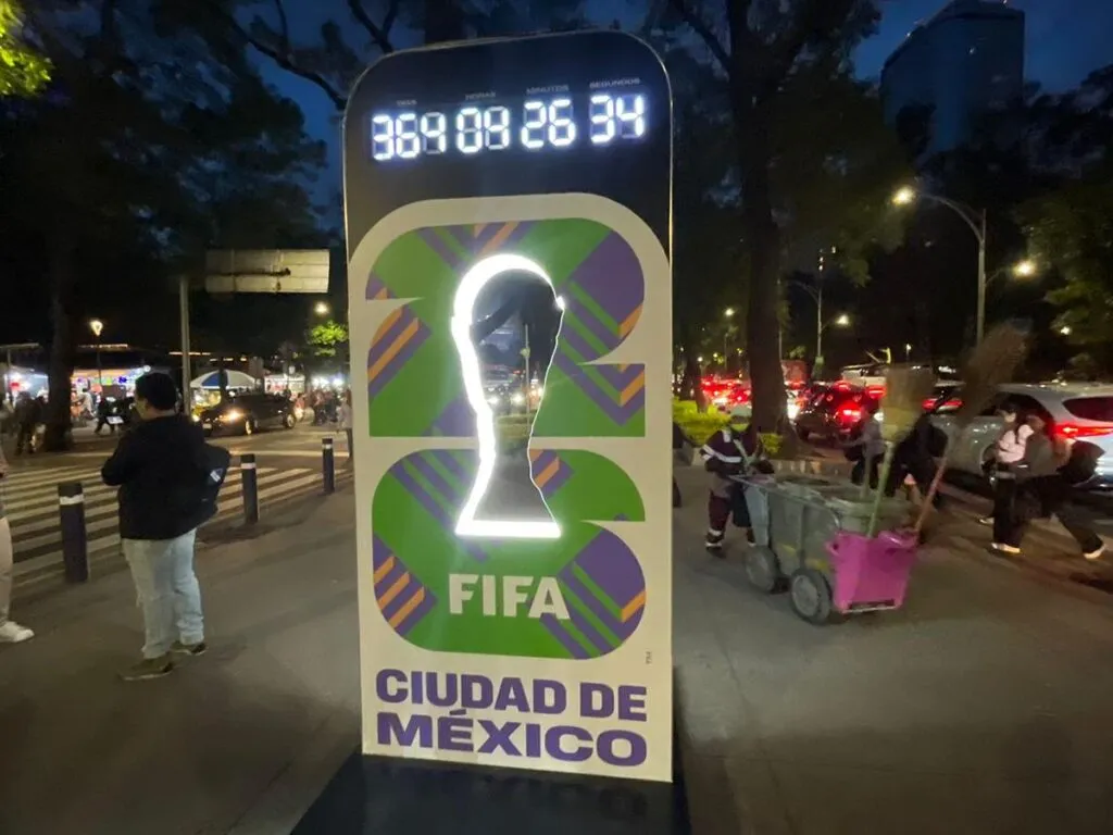 Clausuran reloj del Mundial en CDMX por vandalismo