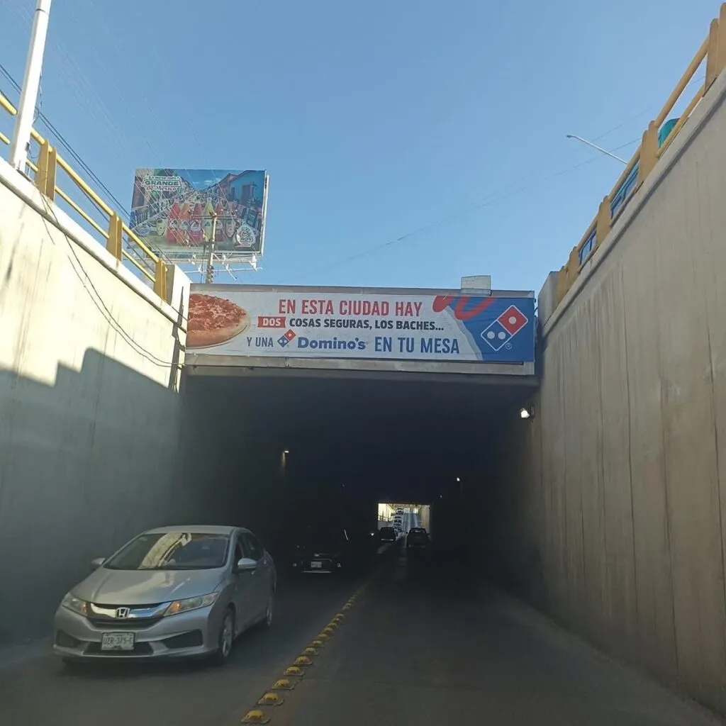 Clausuran sucursales de Domino’s en SLP tras polémica campaña publicitaria sobre baches-1