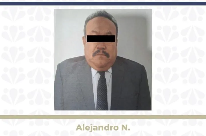 Comandante de la fiscalía de desaparecidos de Puebla es detenido por intimidación con arma de fuego