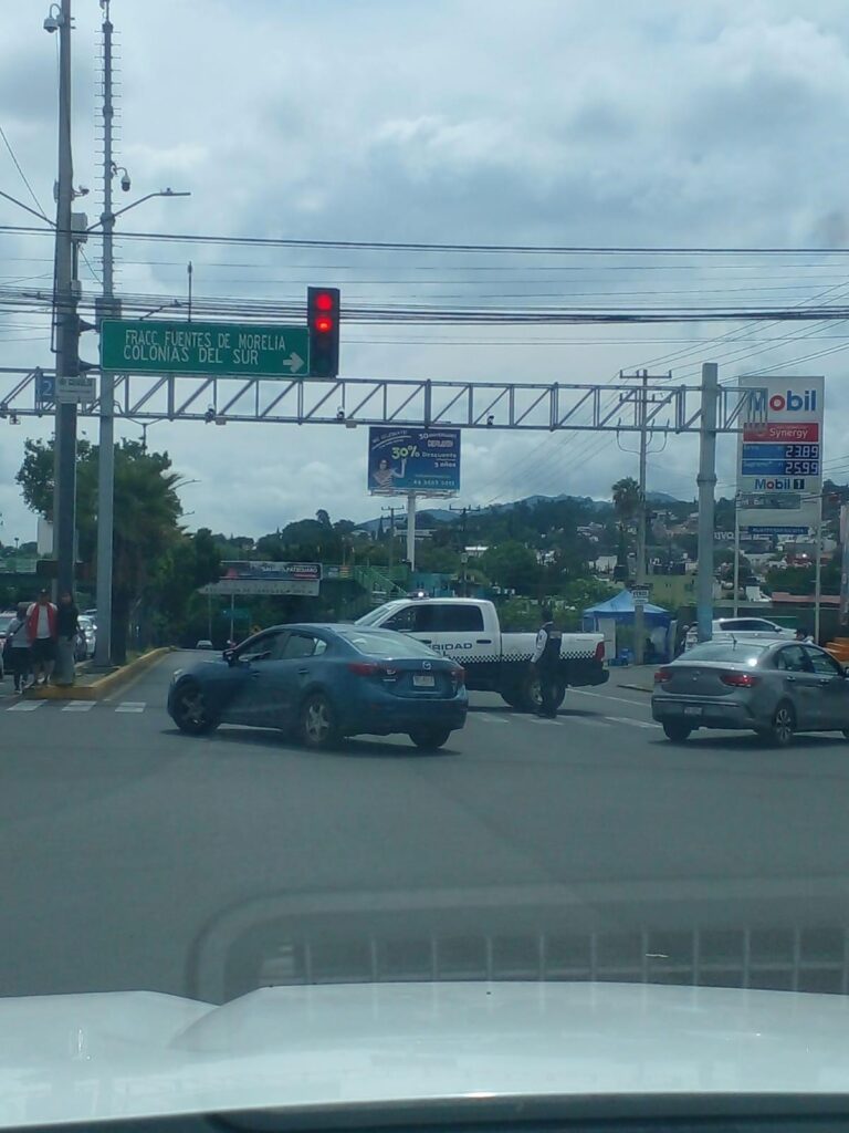 Comuneros de Cherán bloquean acceso a Casa Michoacán en Morelia