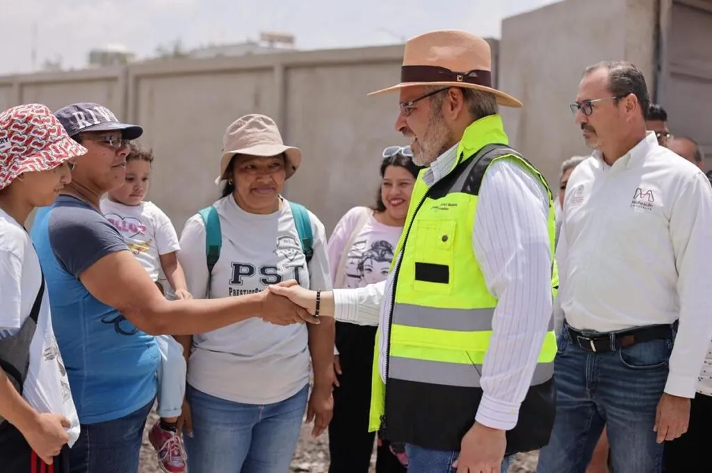 Con nueva secundaria, Villas del Pedregal tendrá educación digna: Bedolla