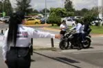 ¡Fíjate pues! Si manejas motocicleta, usa siempre el casco: SSP