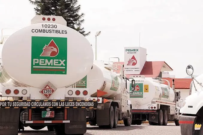 Condenan a 31 años de prisión a exservidores de Pemex por delincuencia organizada ligada al “huachicol"