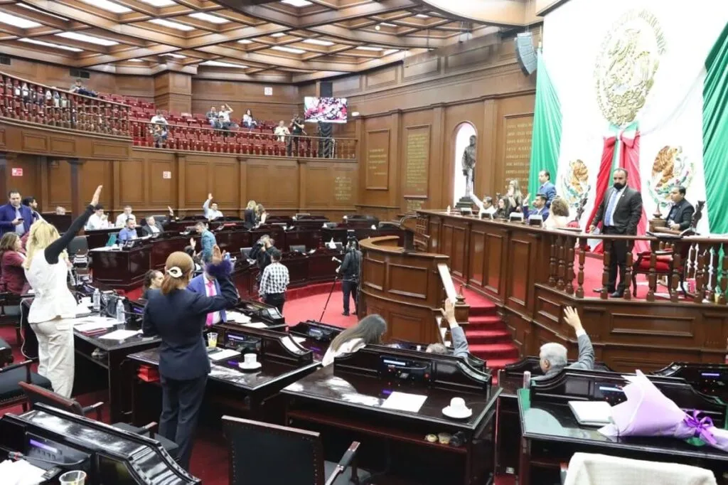 Congreso del Estado otorga autonomía a los institutos electorales