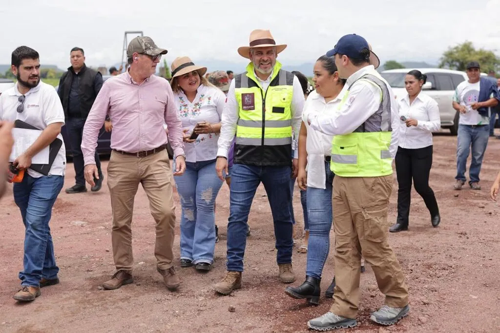 Construcción carretera Apatzingán-El Recreo impulsará economía regional: Bedolla-2