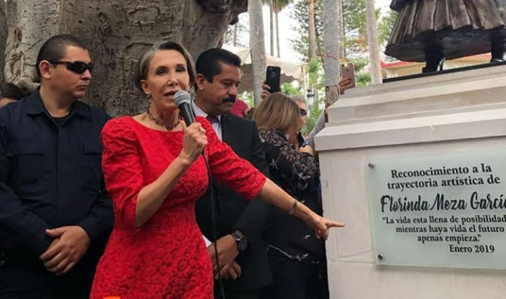 Convocan a retirar monumento de Florinda Meza denominado: “La estatua de la vergüenza”