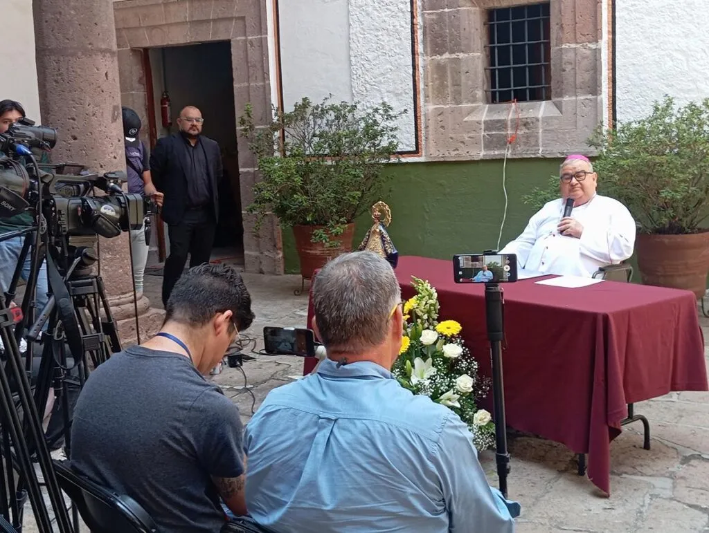 El arzobispo de Morelia Carlos Garfias cumplió 29 años como obispo y refrendó su disposición a dialogar con grupos criminales, siempre que haya voluntad de ambas partes y se busque la reconciliación