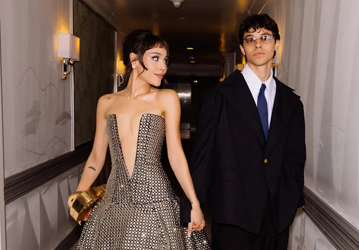 Danna Paola niega que Alex Hoyer le haya dado el anillo de compromiso… ¿Habrá boda?-1