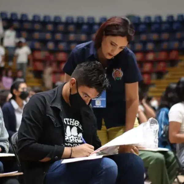 Denuncian irregularidades en examen de Medicina de la UMSNH; señalan favoritismo hacia hija de magistrado electo