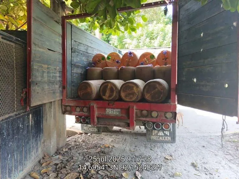Desmantelan red de "huachicol" en Chiapas; aseguran predios, vehículos y combustible-2