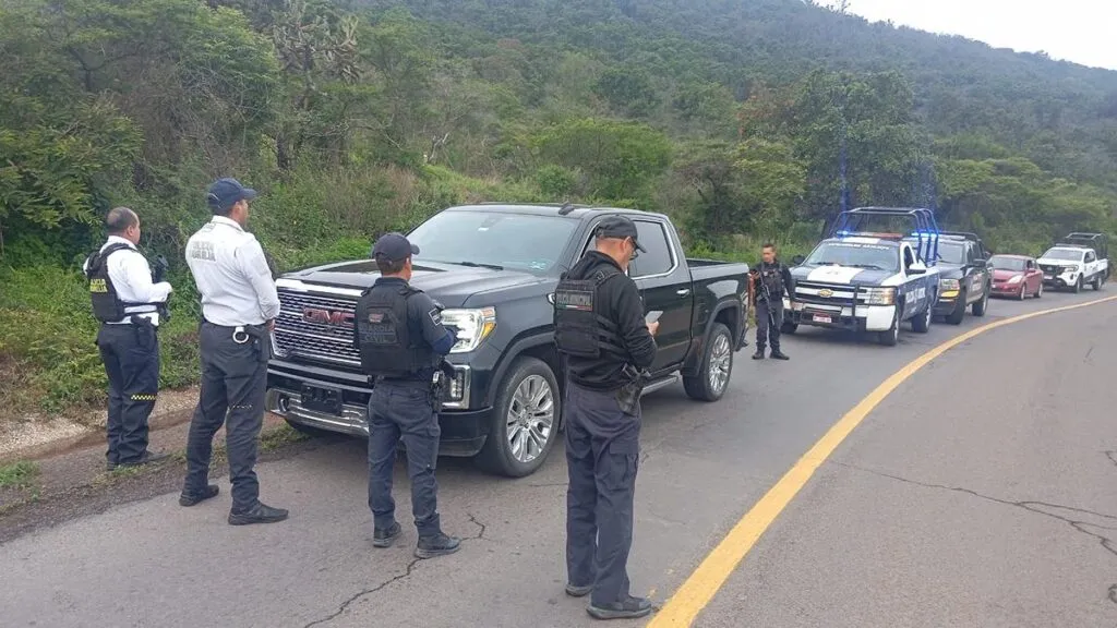 Diputada de Michoacan sufre asalto armado de su camioneta; logran recuperarla