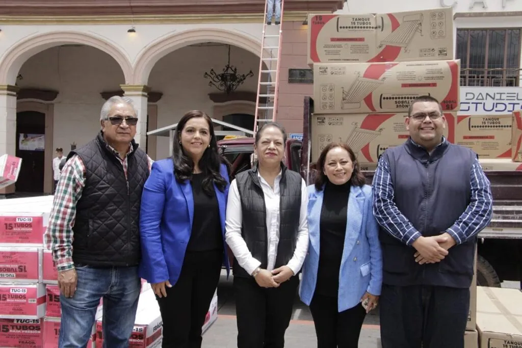 Diputada Tere Herrera entrega apoyos para vivienda digna en Hidalgo