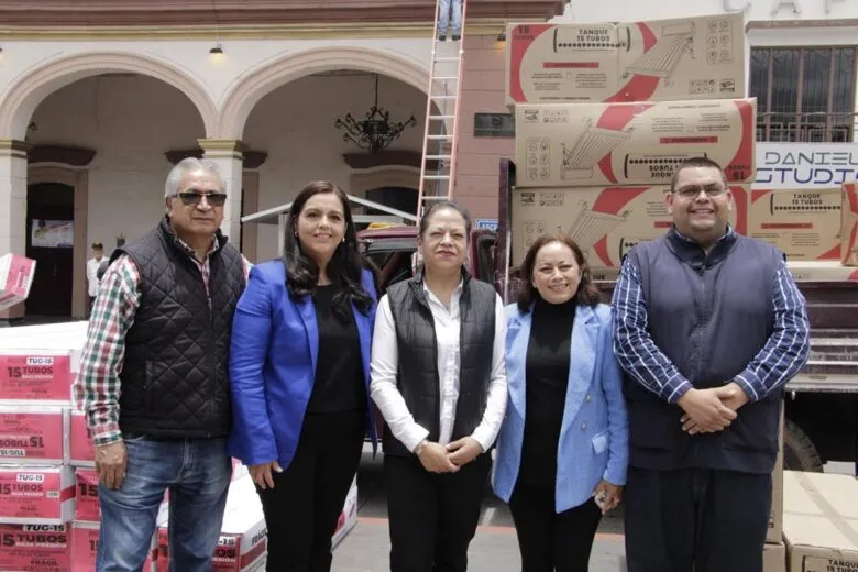 Diputada Tere Herrera entrega apoyos para vivienda digna en Hidalgo