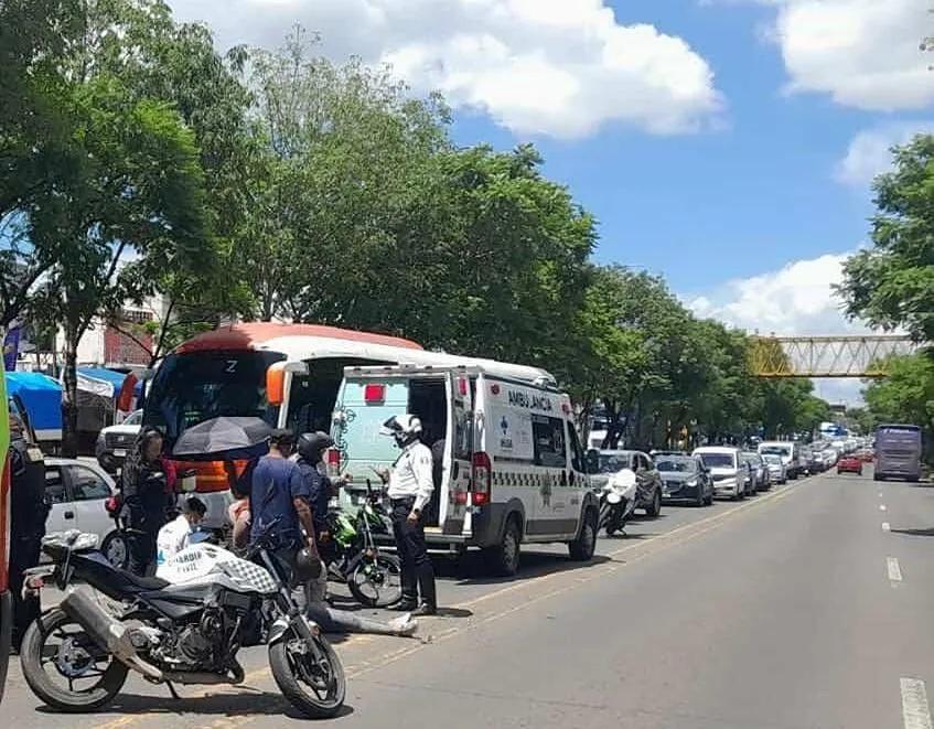 Dos lesionados en accidente vehicular ocurrido en salida a Quiroga, en Morelia