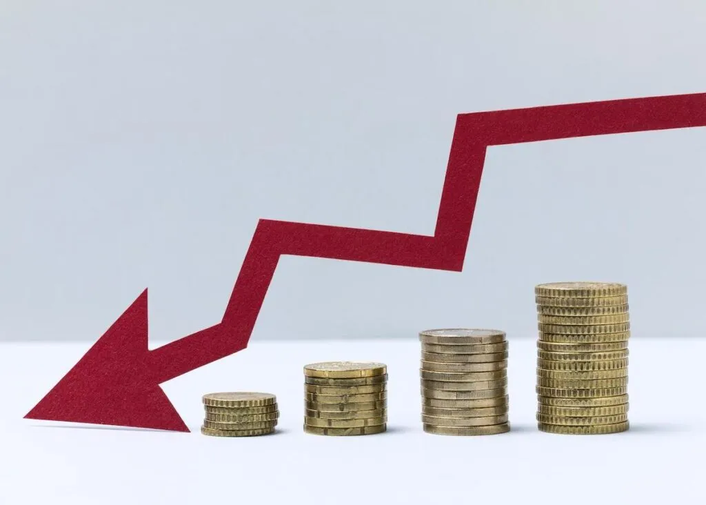 Economía mexicana registra decrecimiento en abril 2025: Inegi