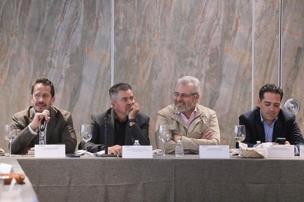 Empresarios, interesados en promover inversión en Polo de Desarrollo Morelia: Bedolla-1