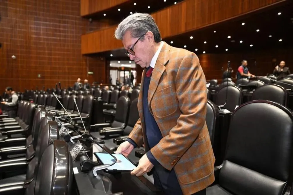 "En 2026 habrá más recursos para búsqueda de personas, agencia digital y protección de migrantes", dice Monreal