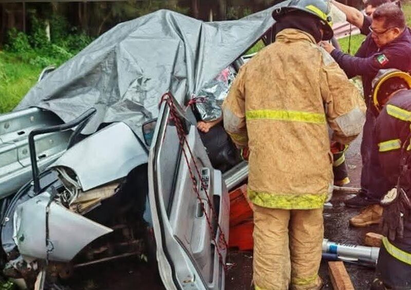 En accidente automovilístico cinco personas resultaron lesionadas en la Siglo XXI