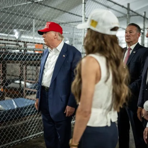 Protestas en Florida por nuevo centro de detención de migrantes “Alligator Alcatraz”
