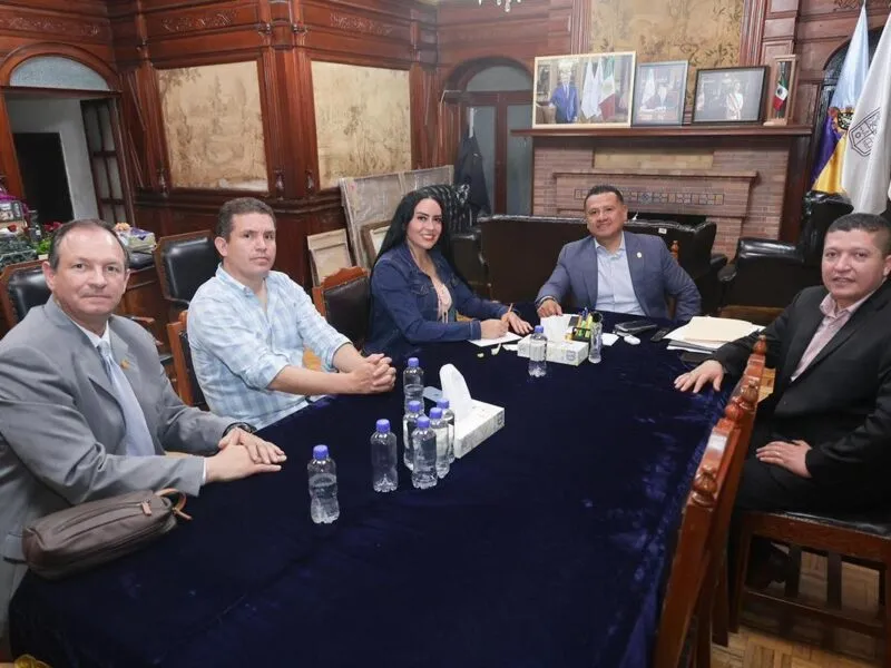 En medio del relevo en la FGE, Torres Piña se reúne con Comisión de Justicia del Congreso