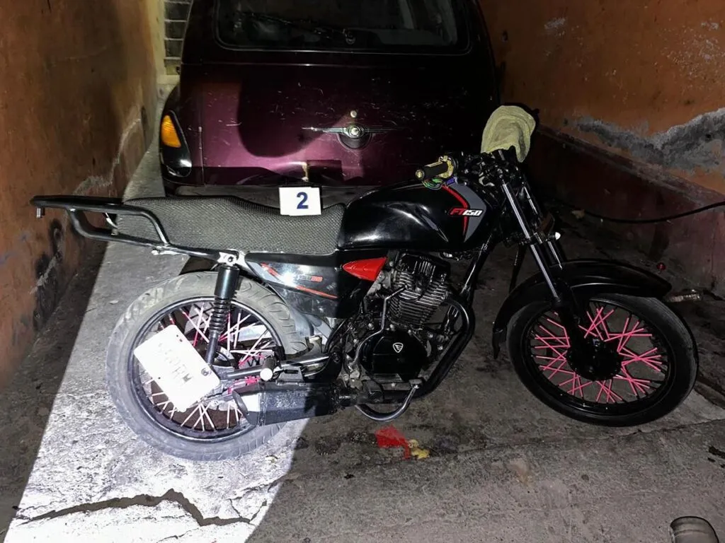 En Morelia asegura FGE cuatro motocicletas con reporte de robo-3