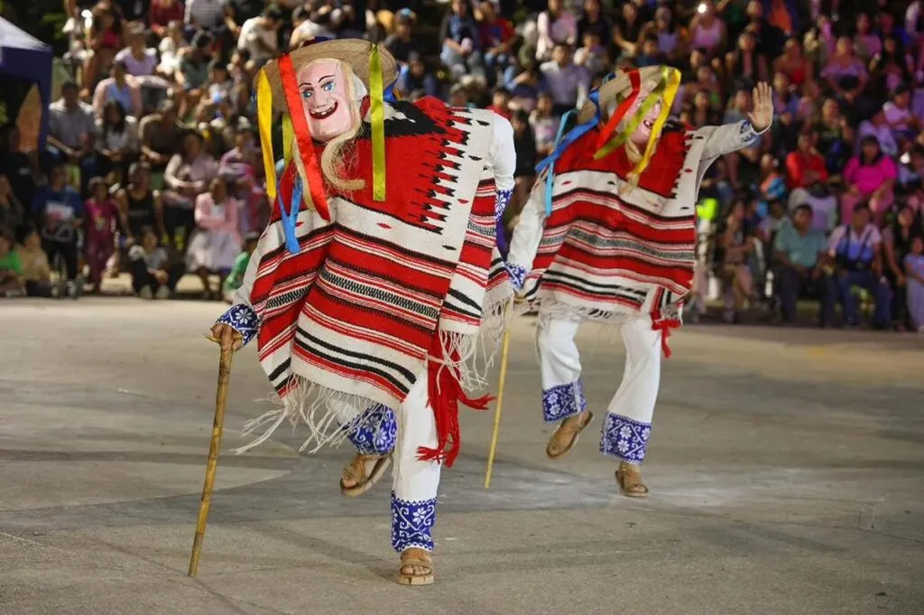 En Perú brilla encantó el Ballet Folklórico de Michoacán