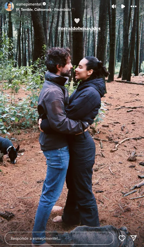 Esmeralda Pimentel sorprende con romántica imagen junto a Osvaldo Benavides… ¿La tercera es la vencida?-1