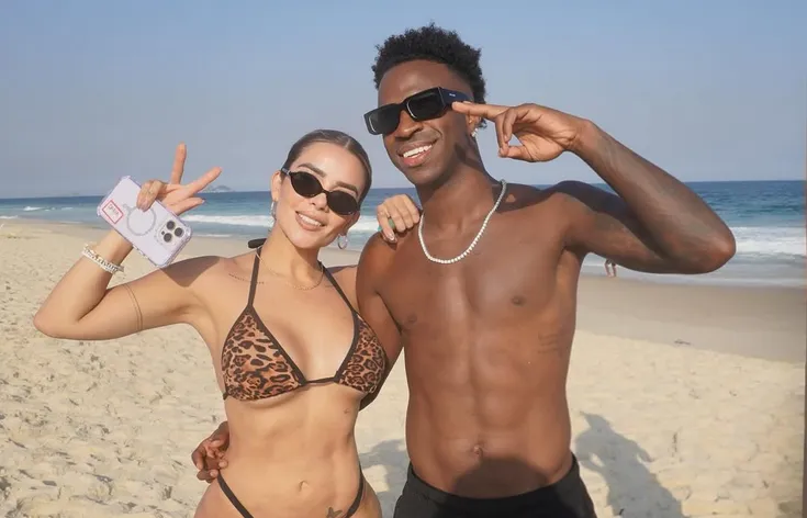 Ex de Peso Pluma presume visita a la playa con Vinicius Jr.; ¿El futbolista ya se olvidó de Kenia Os?