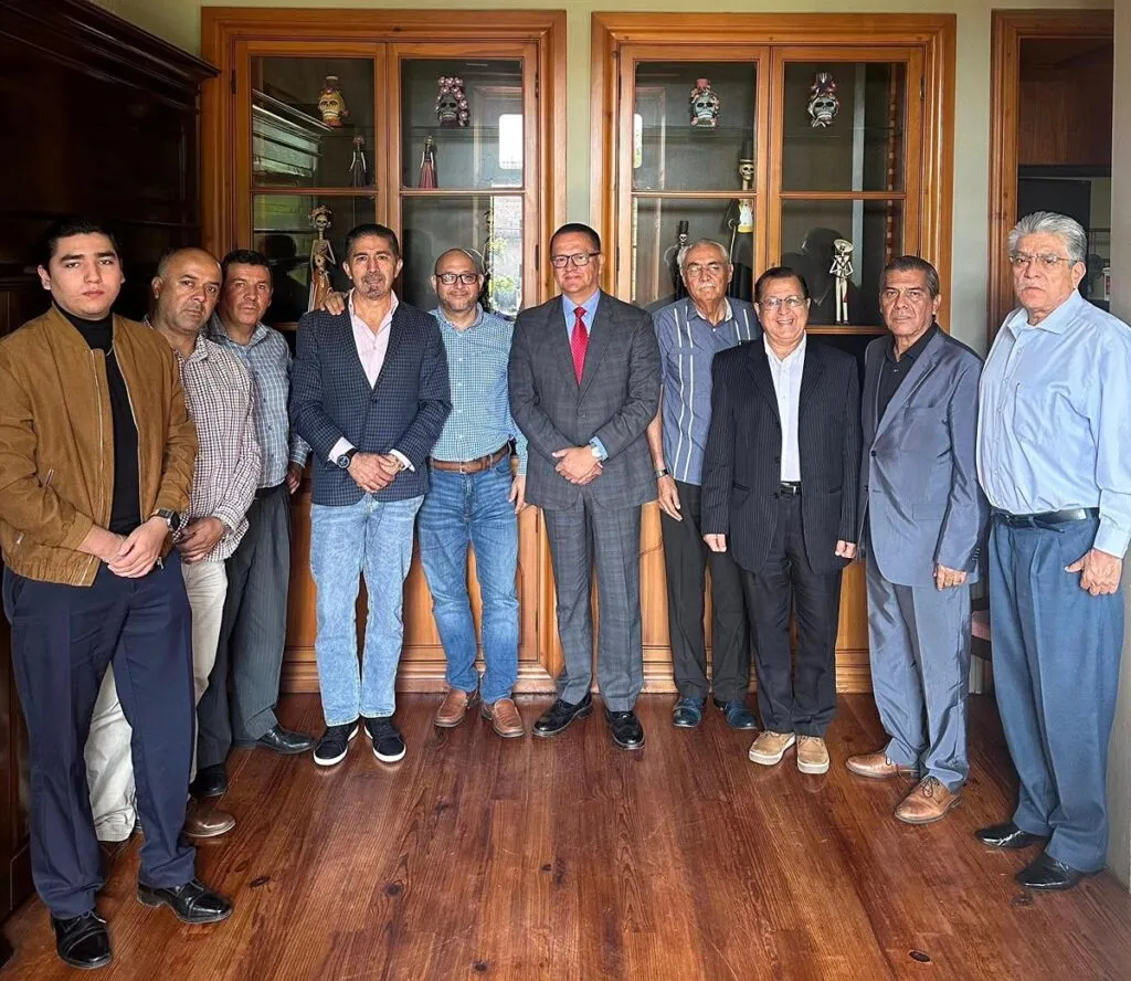 Excandidato a la FGE, conforma comisión para impugnar designación del Congreso de Michoacán