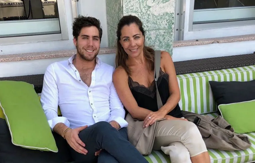 Exesposa de Luis de Llano lo defiende tras caso con Sasha Sokol