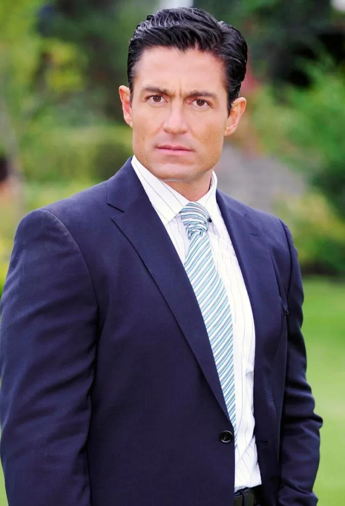 Fernando Colunga defiende el valor de la familia y responde a comentario de Livia Brito sobre su edad