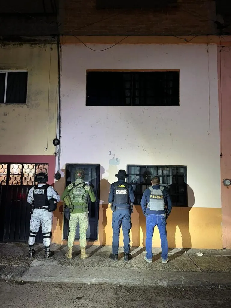 FGE Michoacán asegura narcóticos y detiene a 3 personas en Morelia
